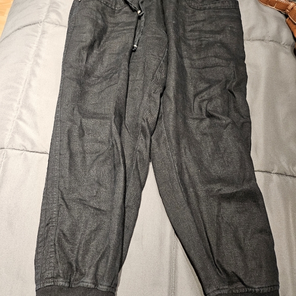 Women's Guess Pull Up Pants - Picture 3 of 12